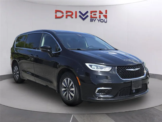 2024 Chrysler Pacifica Hybrid Select