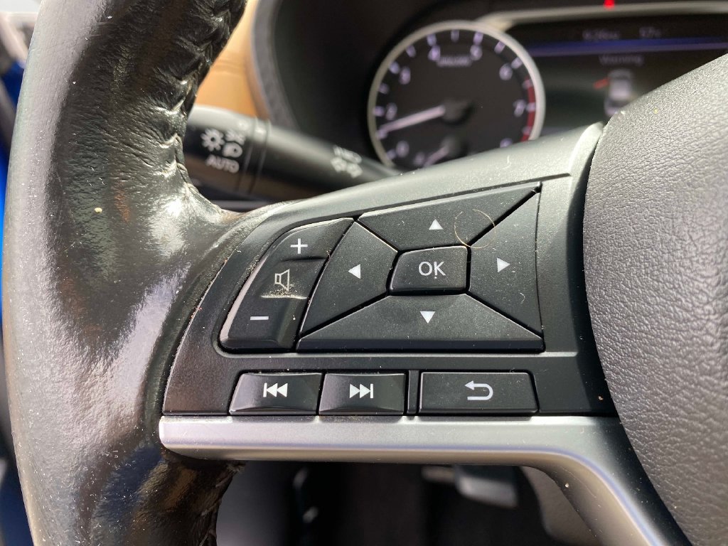 Used 2021 Blue Nissan SV image 20