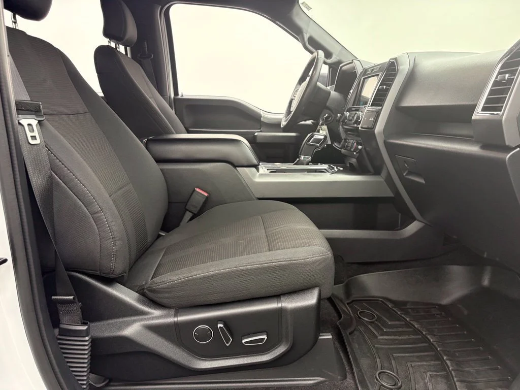 Used 2016  Ford XLT image 31