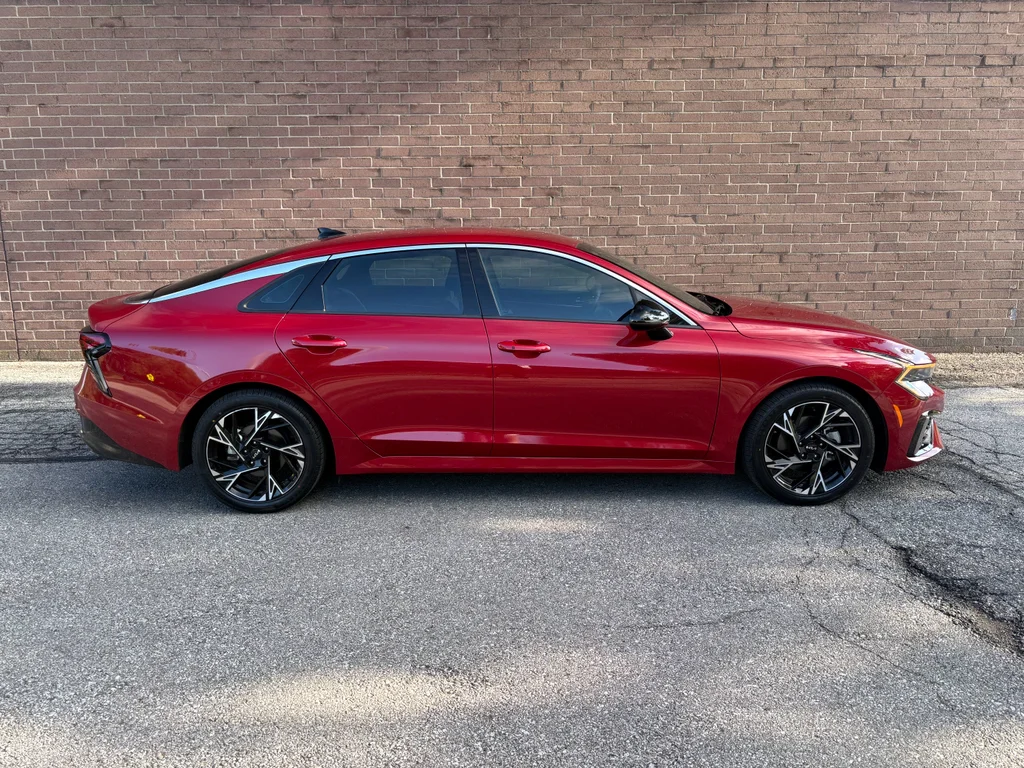 Used 2025 Runway Red Kia GT-Line image 6
