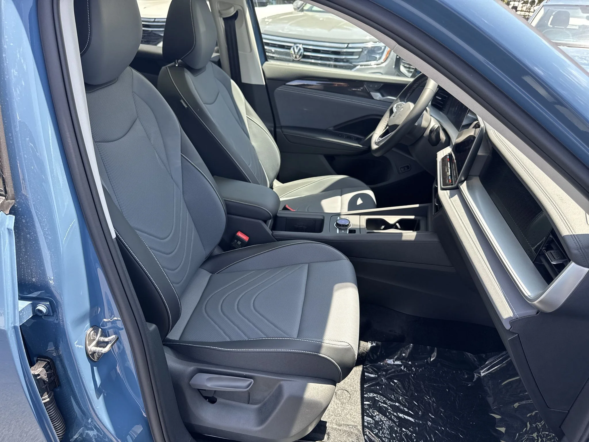 New 2026 Monterey Blue Pearl Volkswagen SE image 20