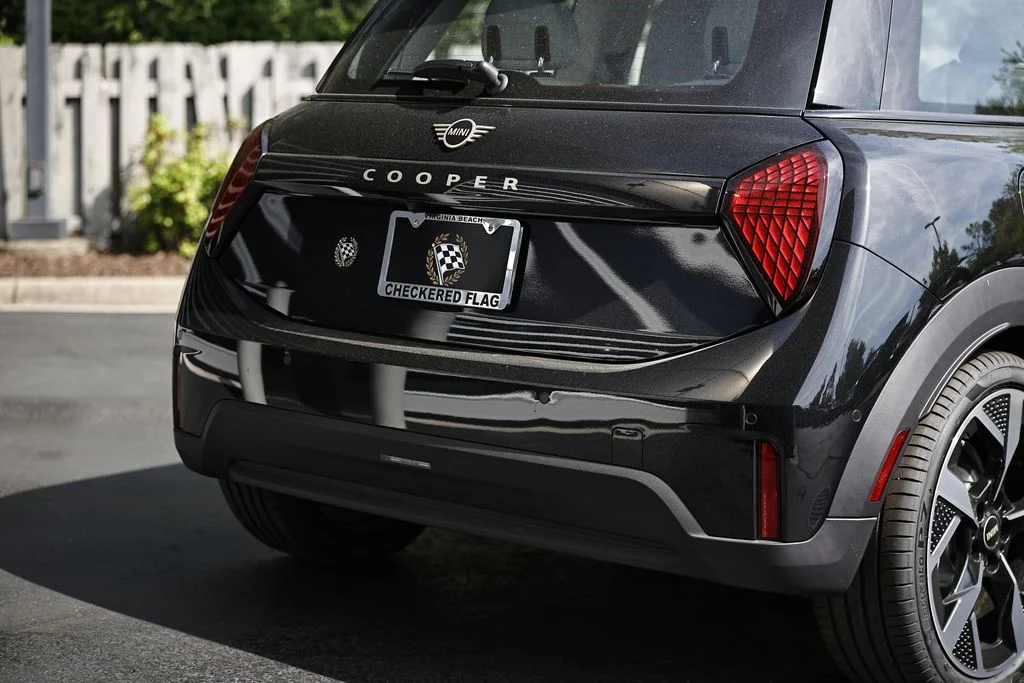 New 2026 Midnight Black MINI Iconic image 9