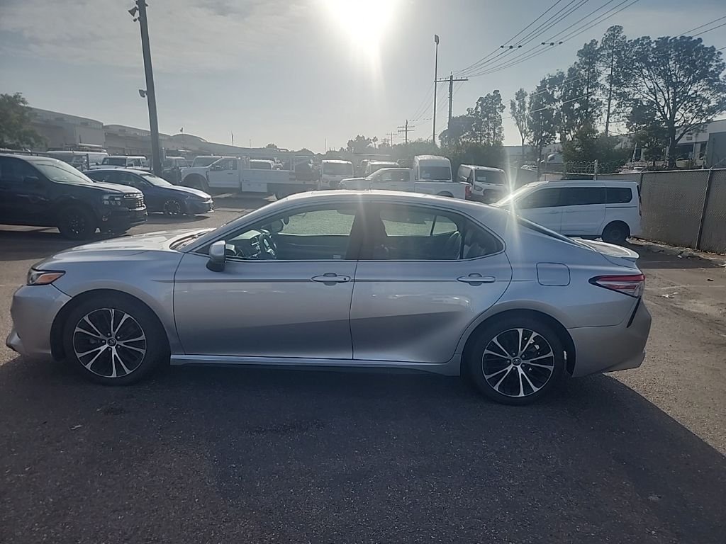 Used 2019 Silver Toyota SE image 10