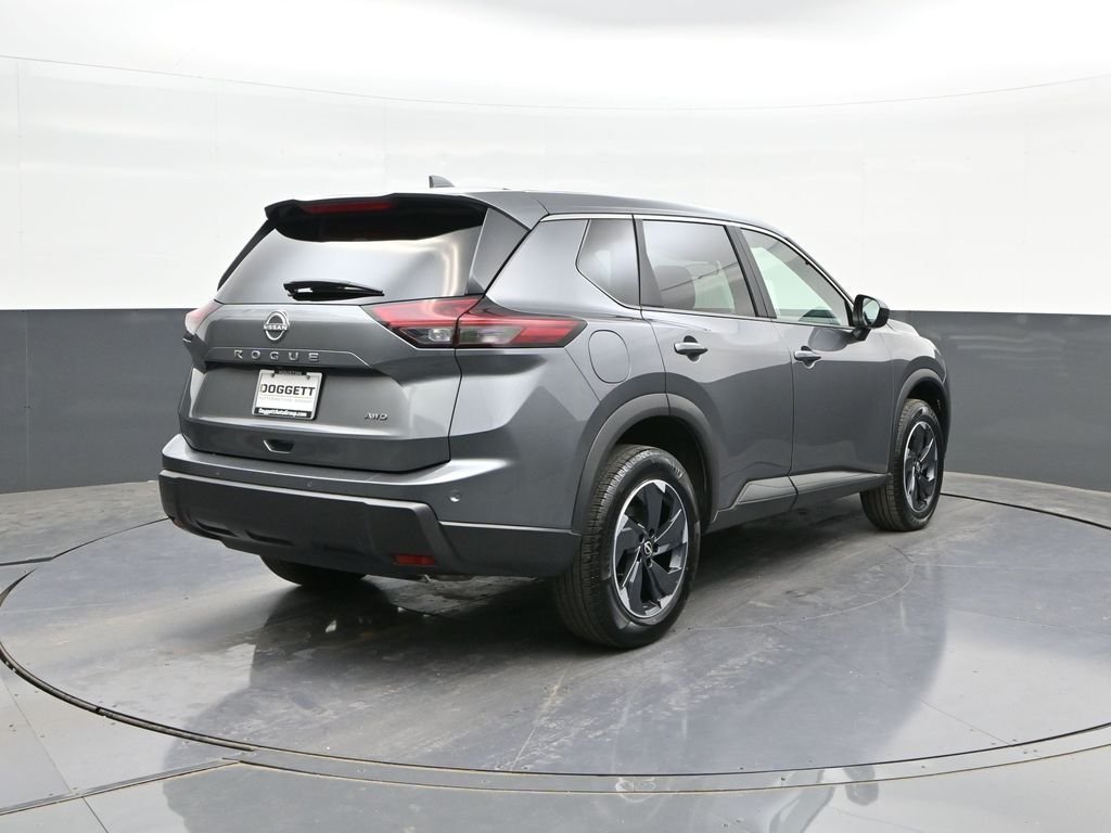 Used 2025 Gray Nissan SV image 11