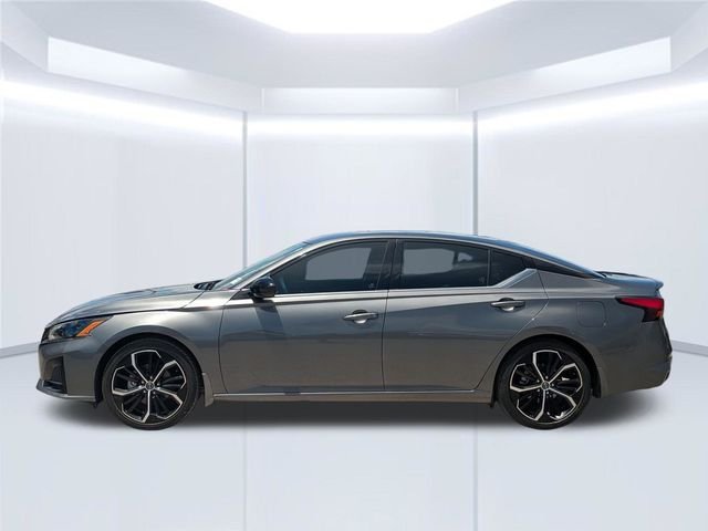 Used 2024 Gray Nissan 2.5 SR image 2