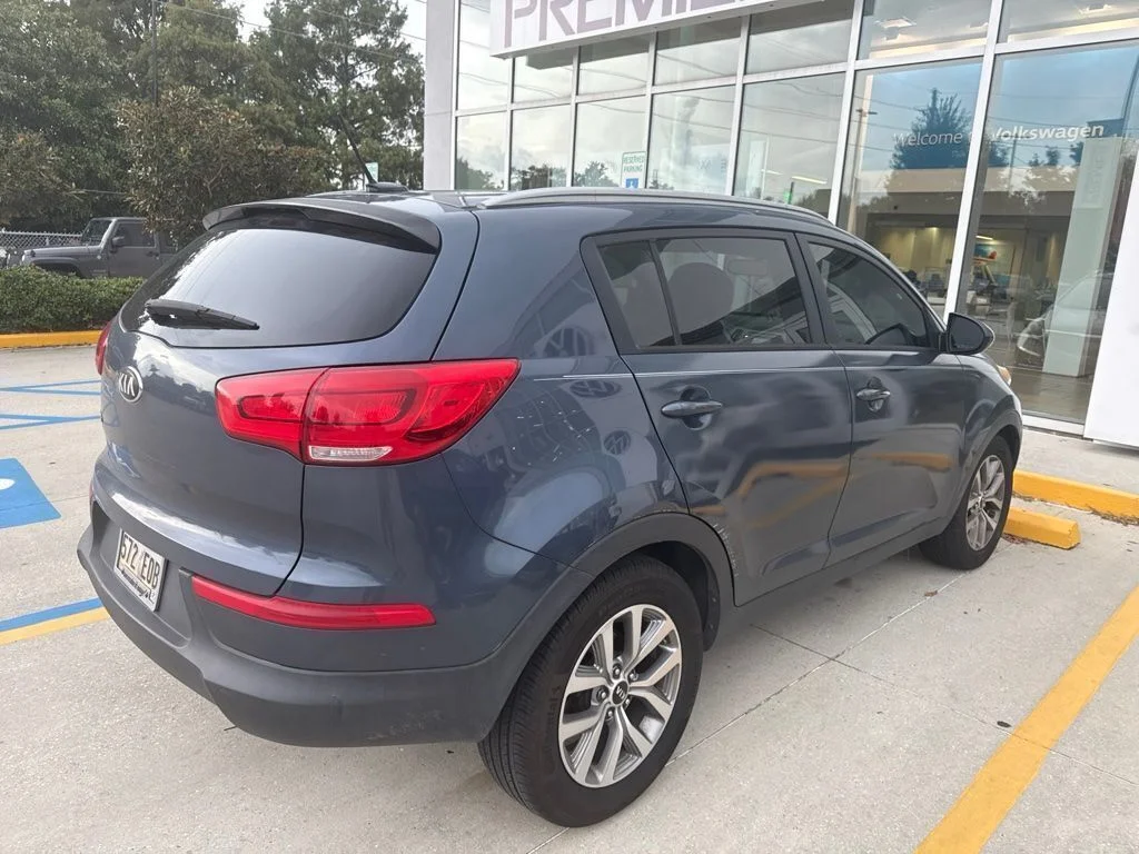 Used 2016 Blue Kia LX image 3