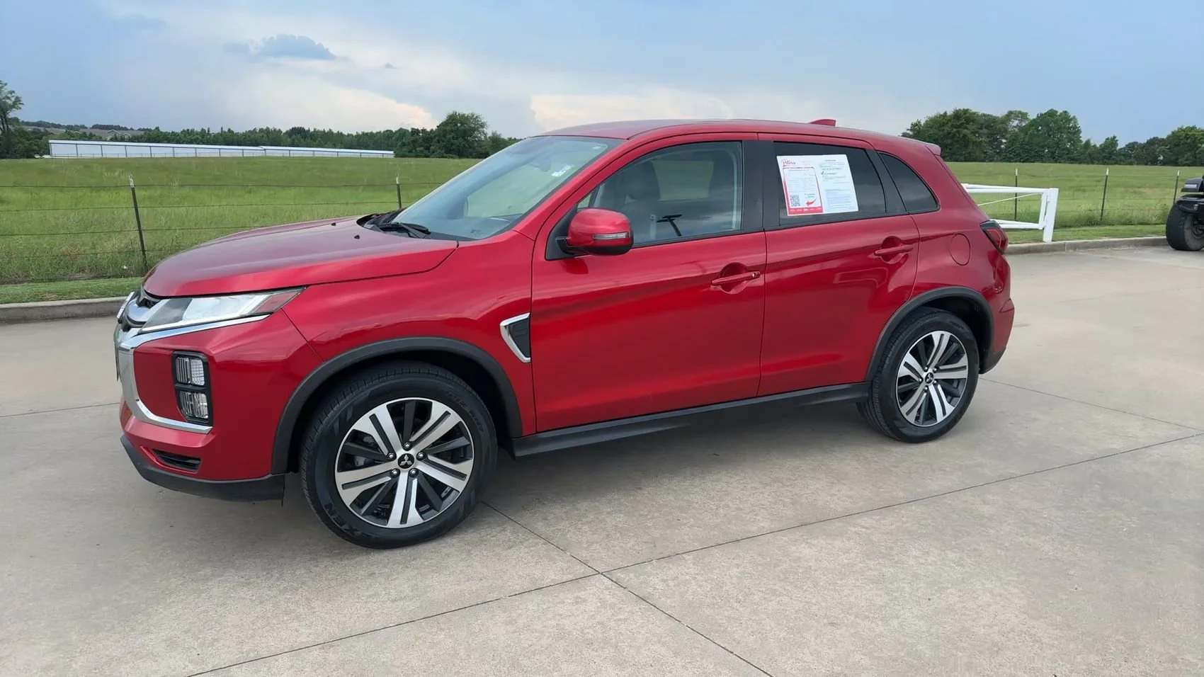 Used 2024 Red Mitsubishi 2.0 SE image 5