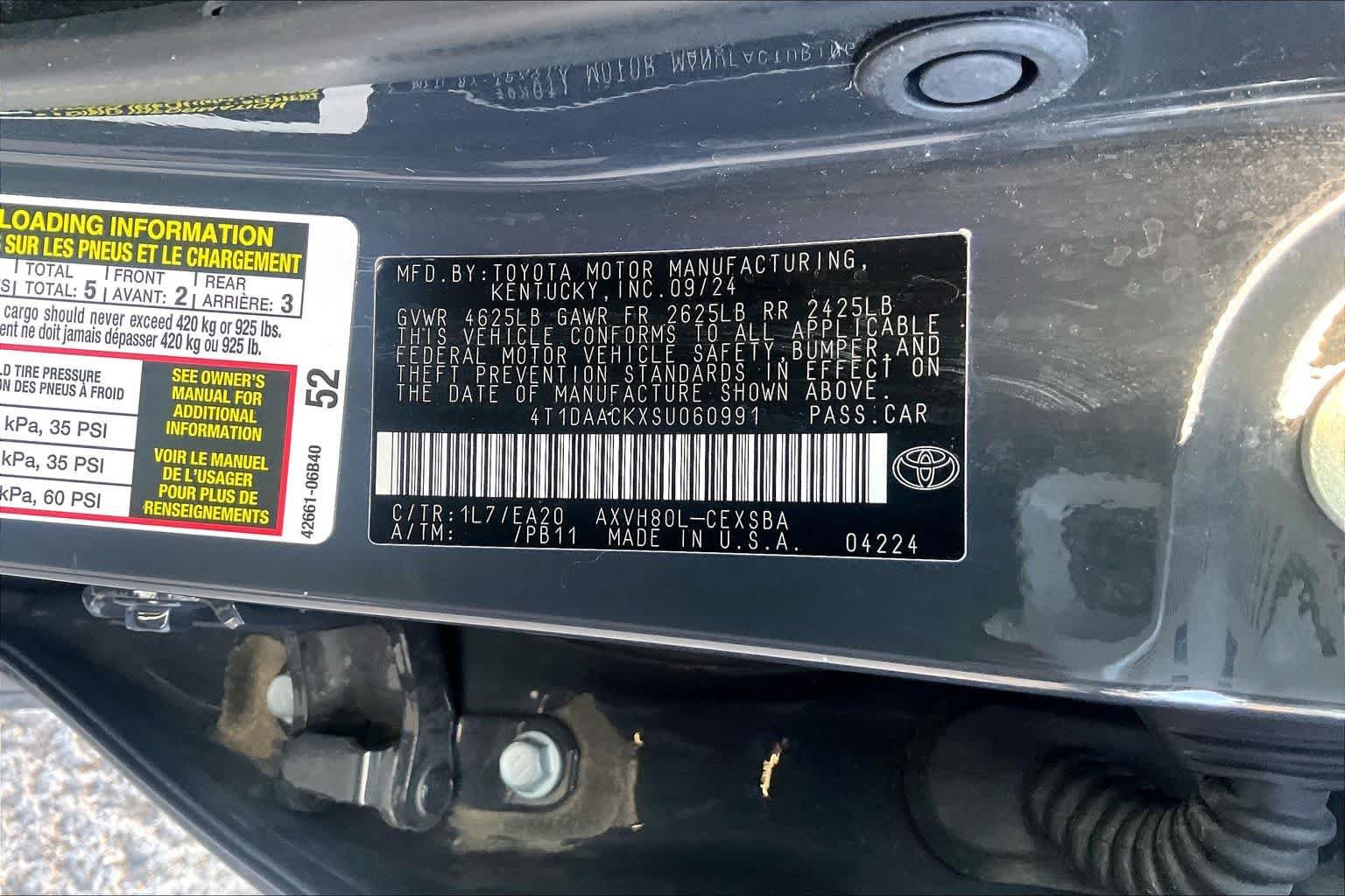 Used 2025 Underground Toyota SE image 32