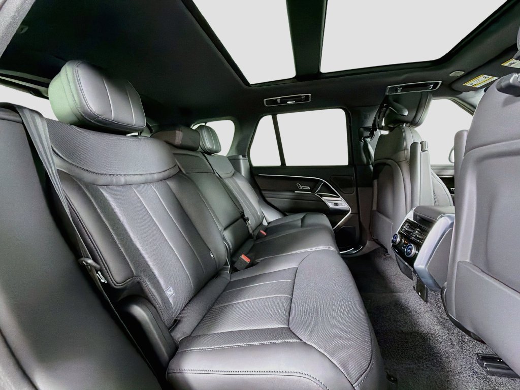 New 2026 Fuji White Land Rover SE image 23