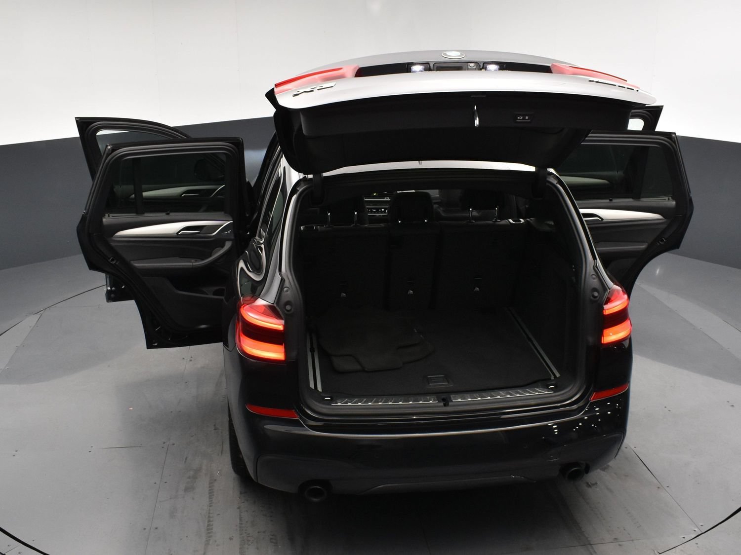 Used 2021 Black BMW xDrive30i image 27