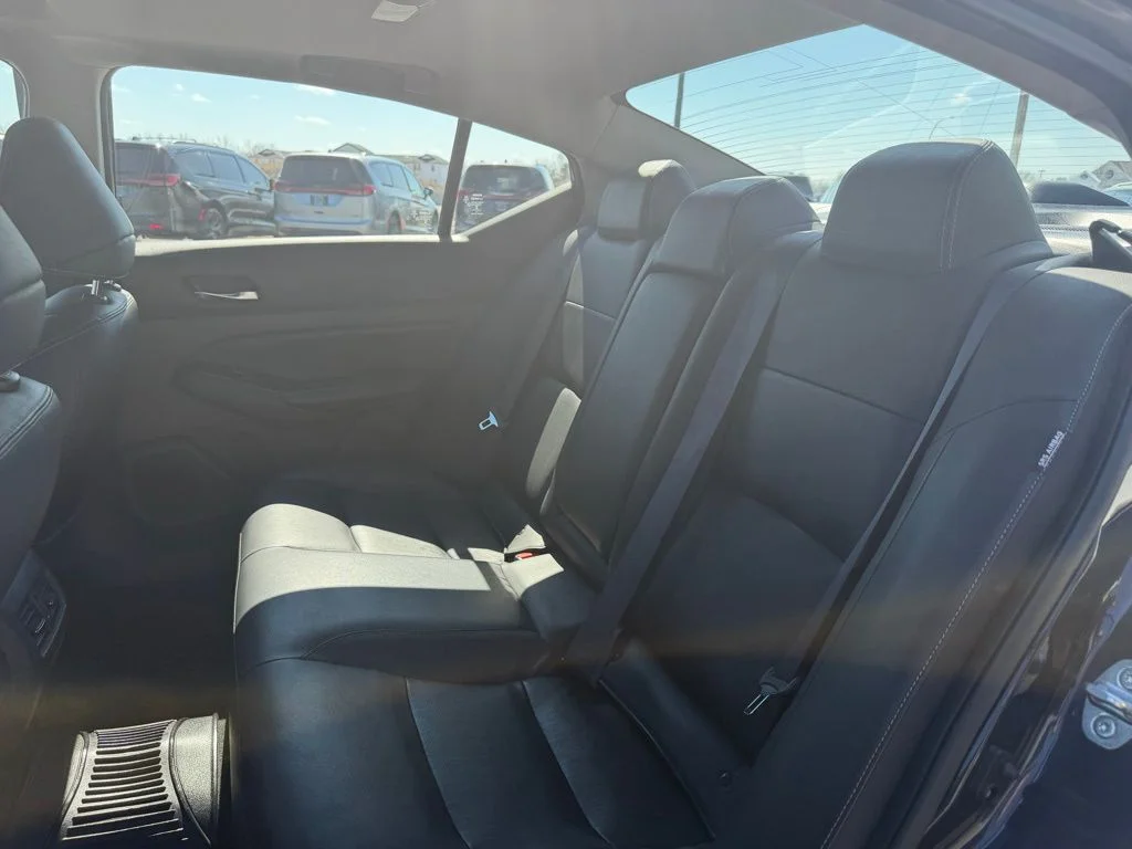 Used 2020 Blue Nissan 2.5 SL image 28