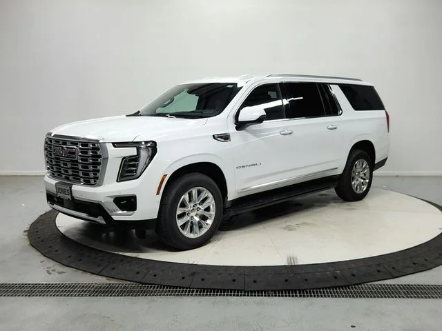 Used 2025 White GMC Denali image 4