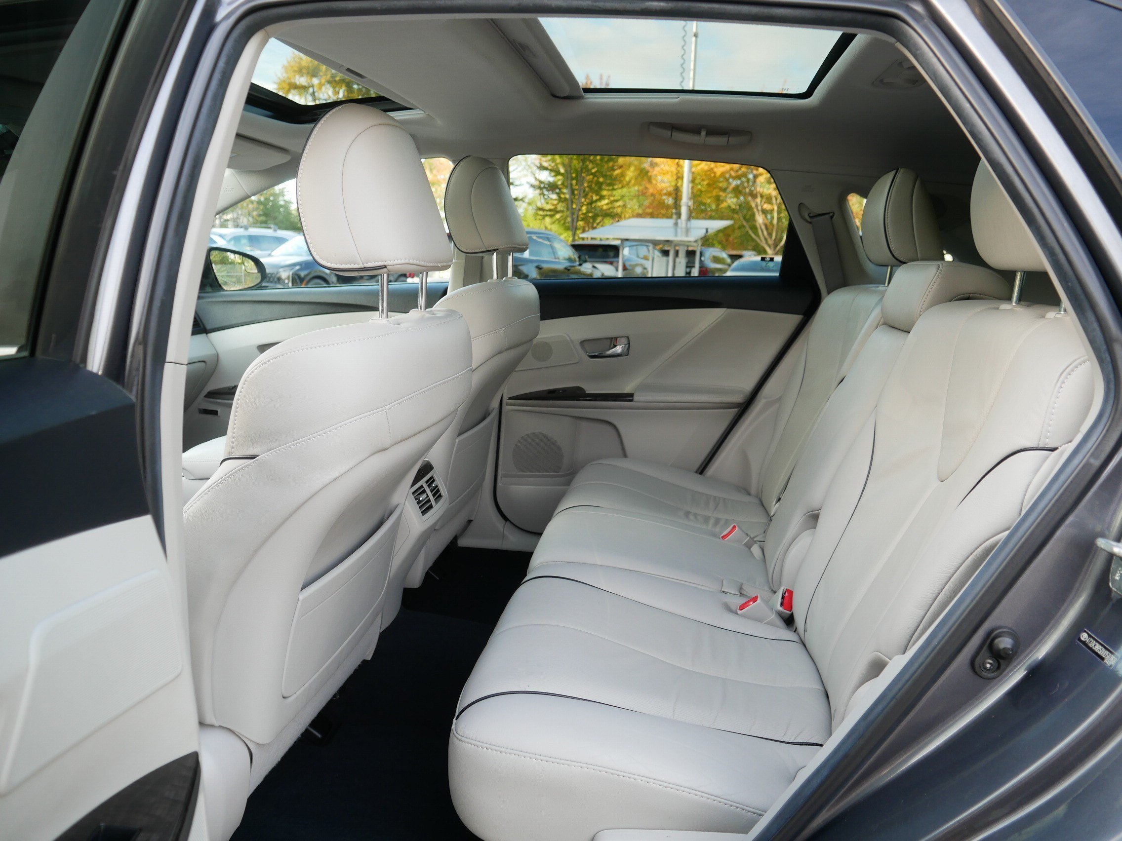 Used 2013 Magnetic Gray Metallic Toyota XLE image 34