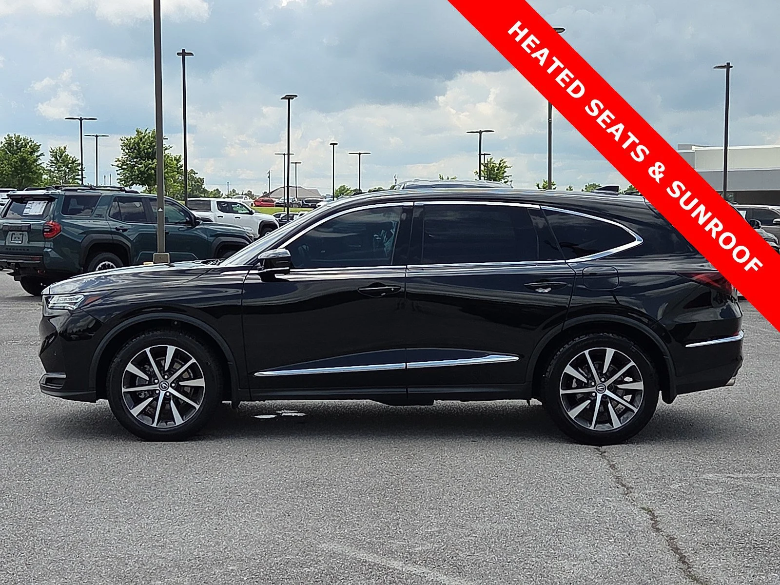 Used 2025 Majestic Black Pearl Acura w/Technology Package image 3
