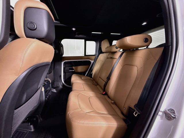 New 2026 Fuji White Land Rover X-Dynamic SE image 24
