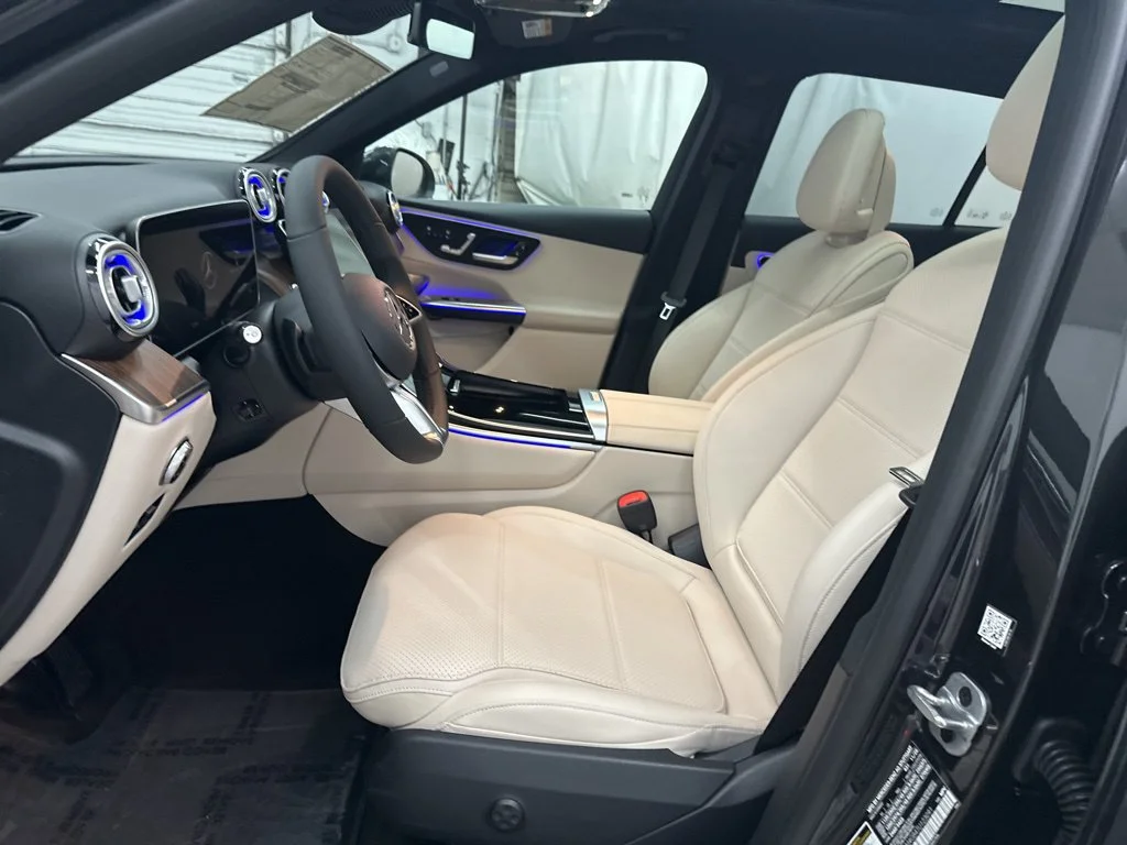 Used 2026 Gray Mercedes-Benz GLC 300 image 19