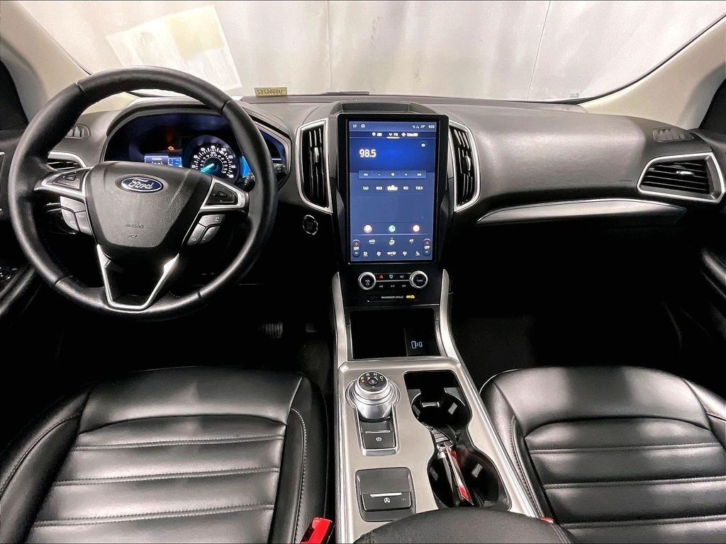 Used 2022 Oxford White Ford SEL image 21