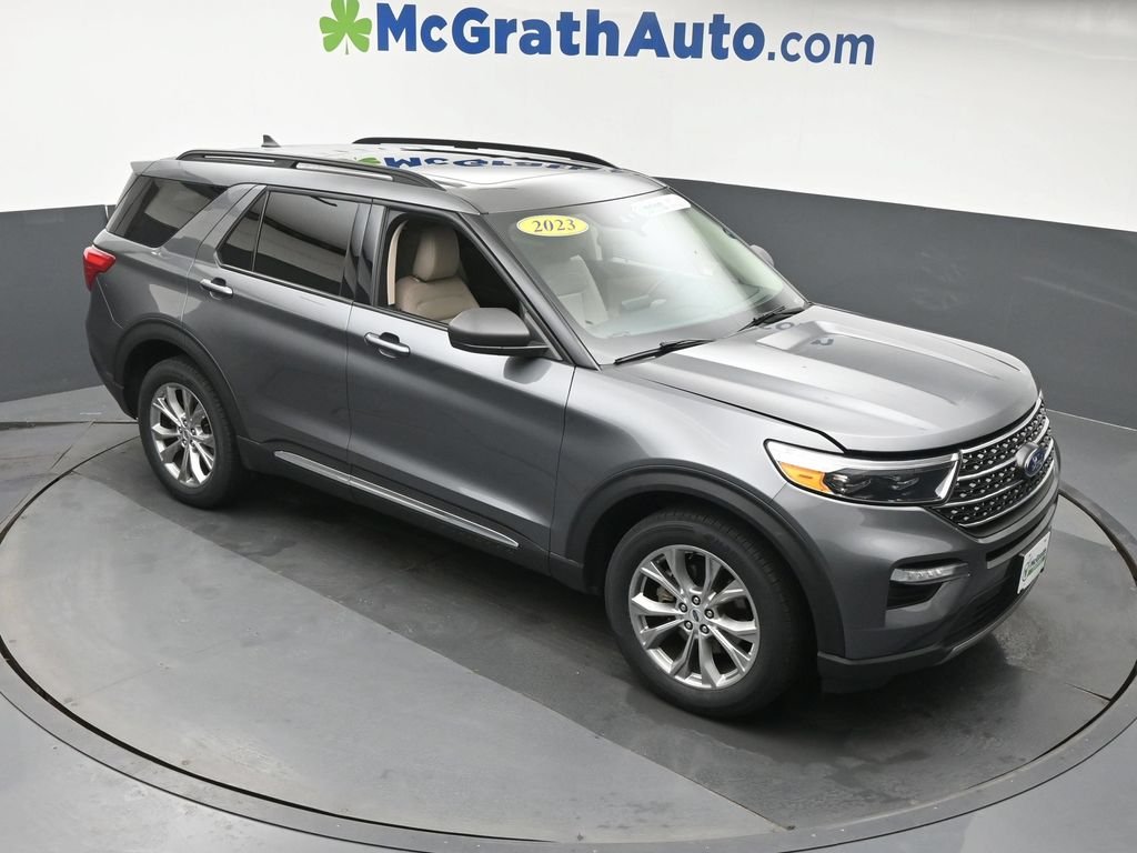Used 2023 Gray Ford XLT image 3