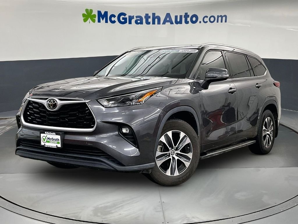 Used 2022 Gray Toyota XLE image 2