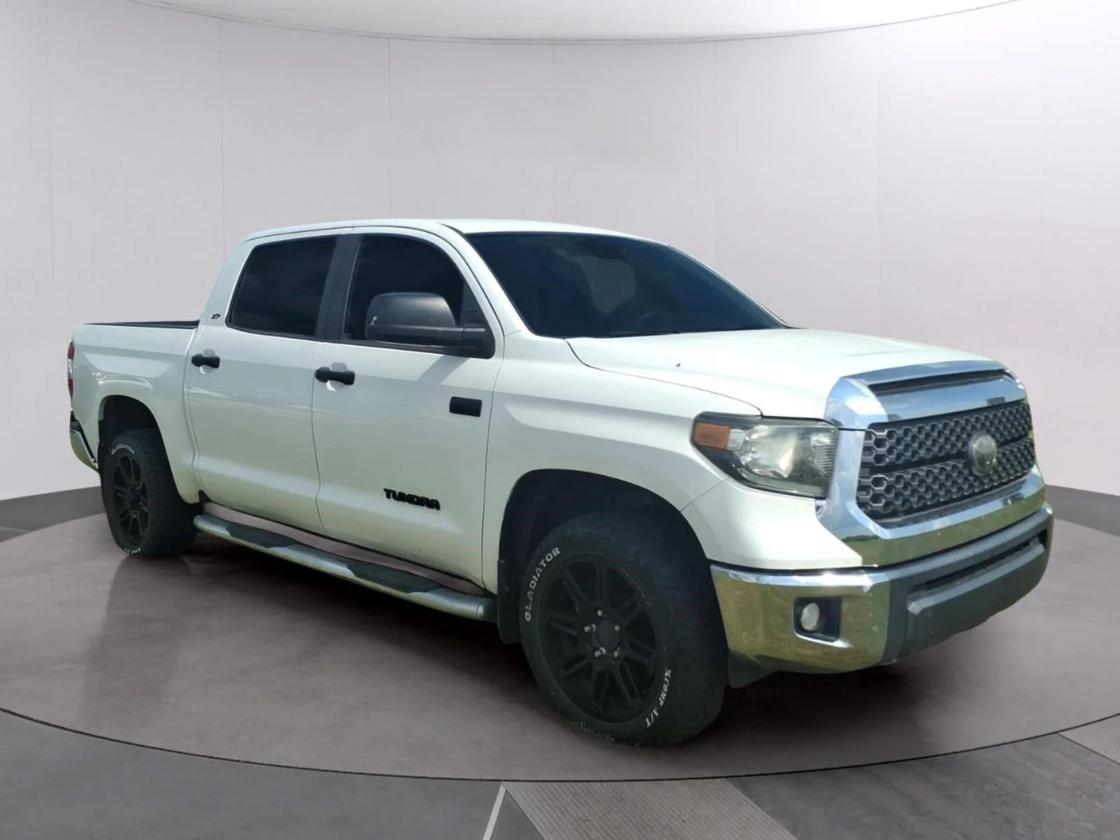 Used 2020 Super White Toyota SR5 image 10