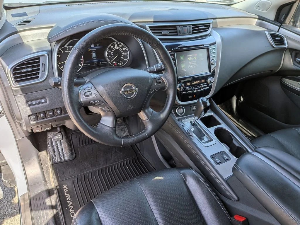 Used 2021 Silver Nissan SL image 10