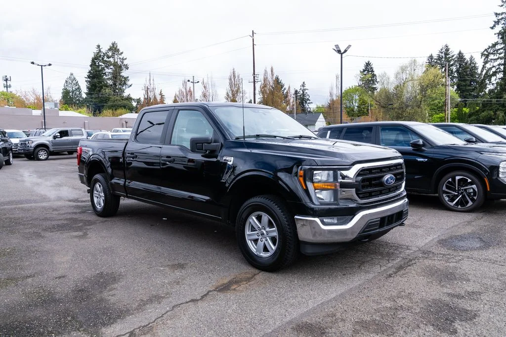 Used 2023 Black Ford XLT image 25