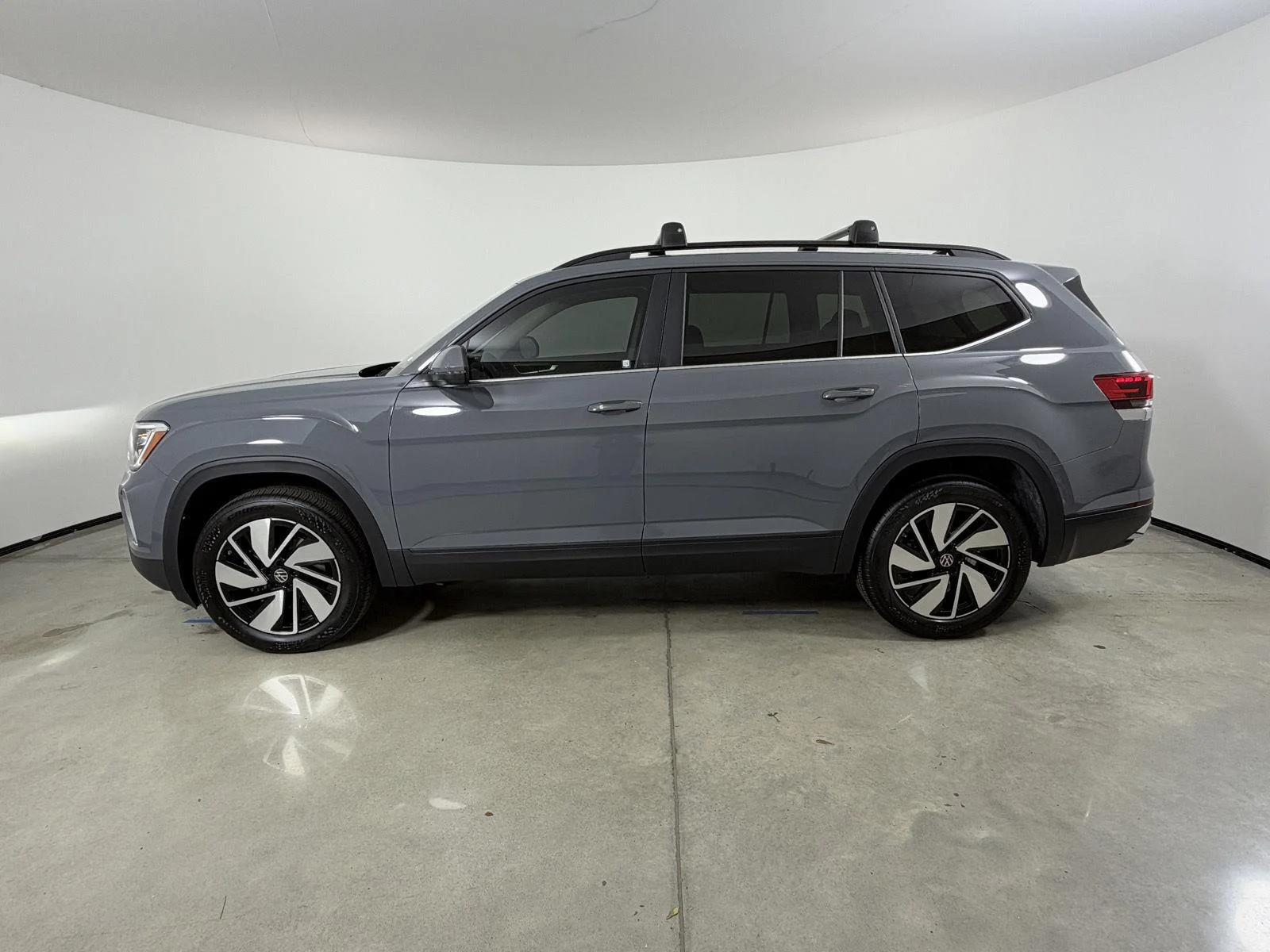 New 2026 Pure Gray Volkswagen 2.0T SE w/Technology image 8