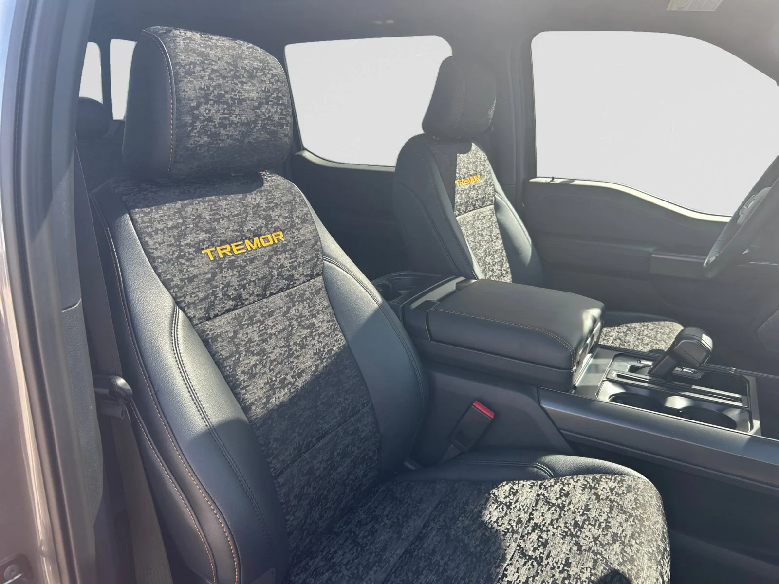 New 2026 Carbonized Grey Metallic Ford Tremor image 12