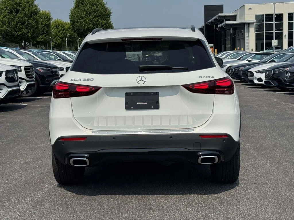 New 2026 White Mercedes-Benz GLA 250 image 9