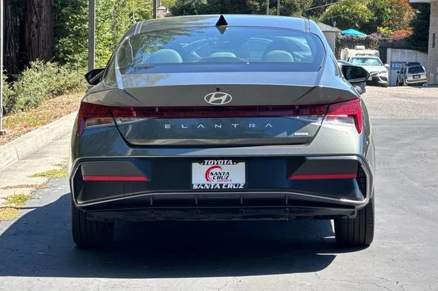 Used 2025 Gray Hyundai Limited image 5