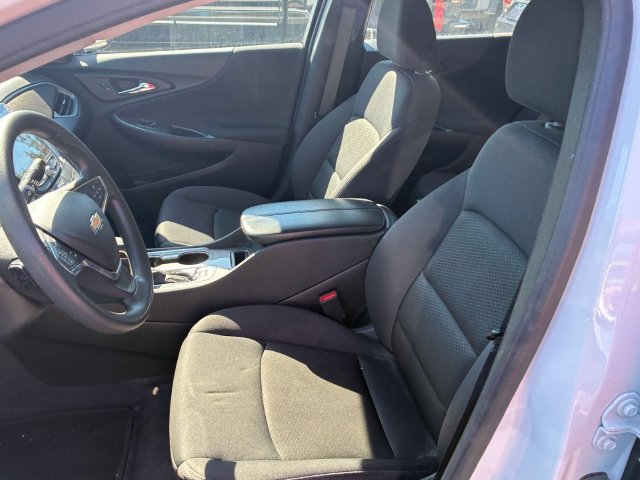 Used 2025 White Chevrolet LT image 19