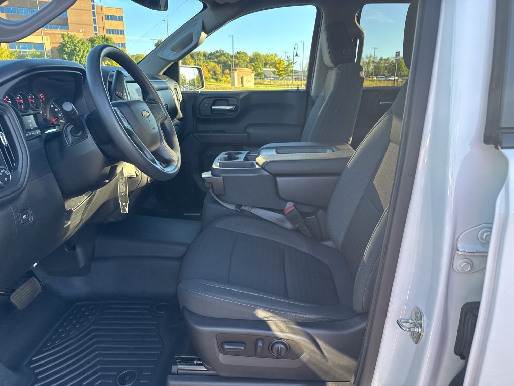 Certified Used 2022 SUMMIT WHITE Chevrolet Custom image 9