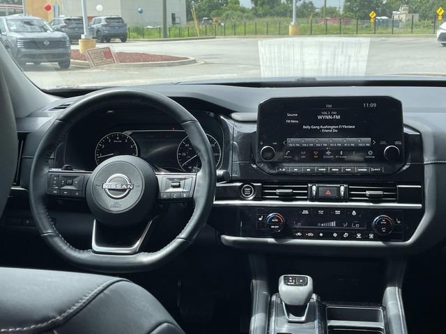 Used 2023 Blue Nissan SL image 13