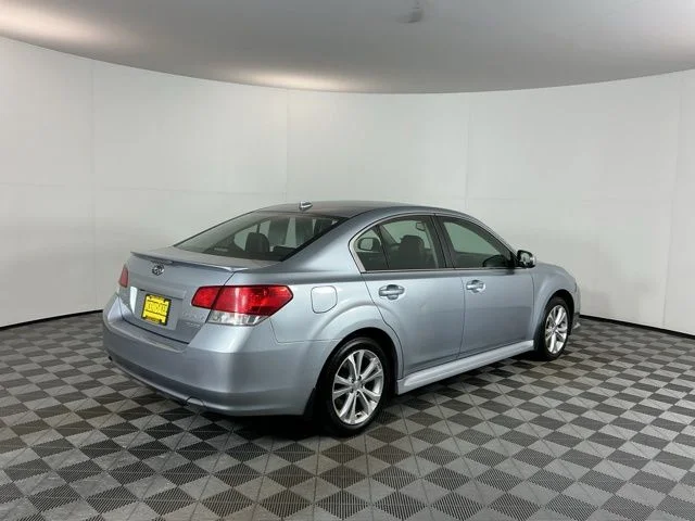 Used 2014 Silver Subaru 2.5i image 5
