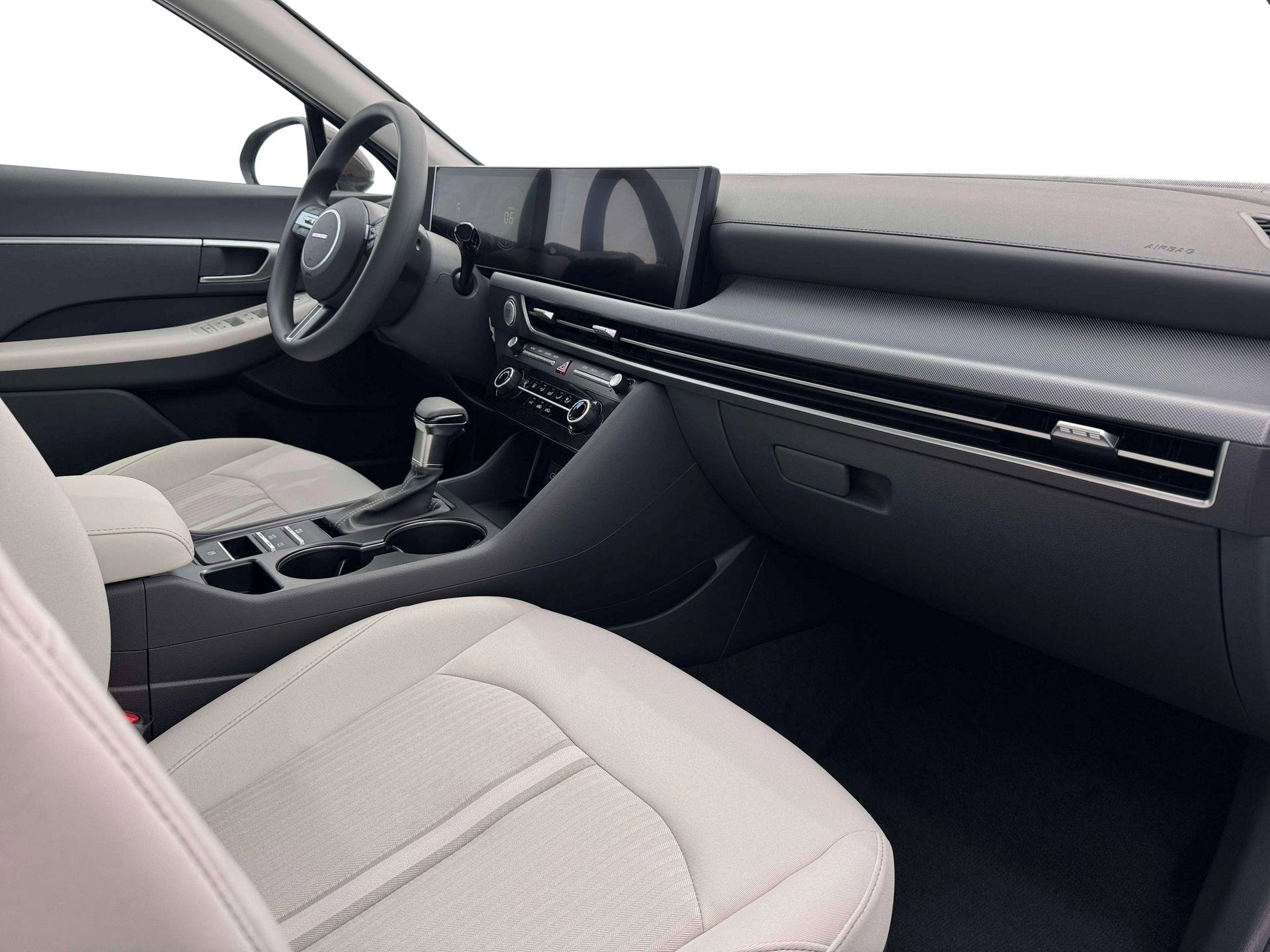 New 2026 Abyss Black Hyundai SE image 15