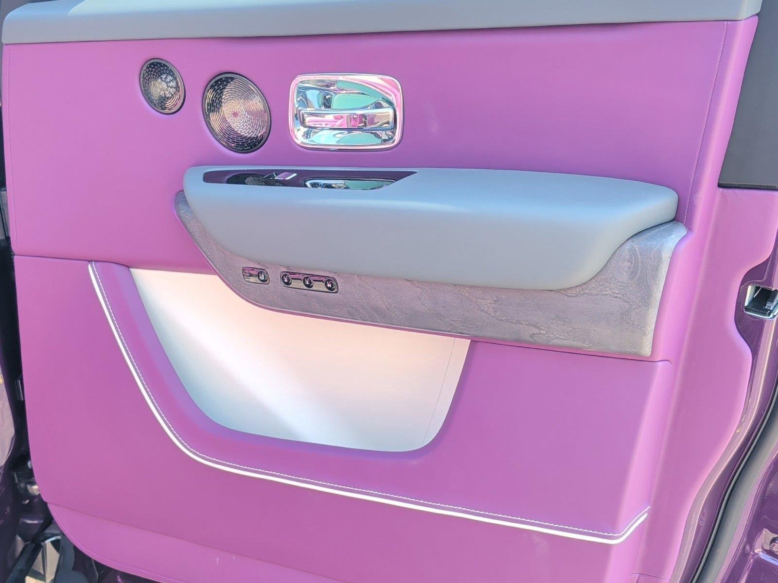 Used 2025 Belladonna Purple Rolls-Royce  image 38