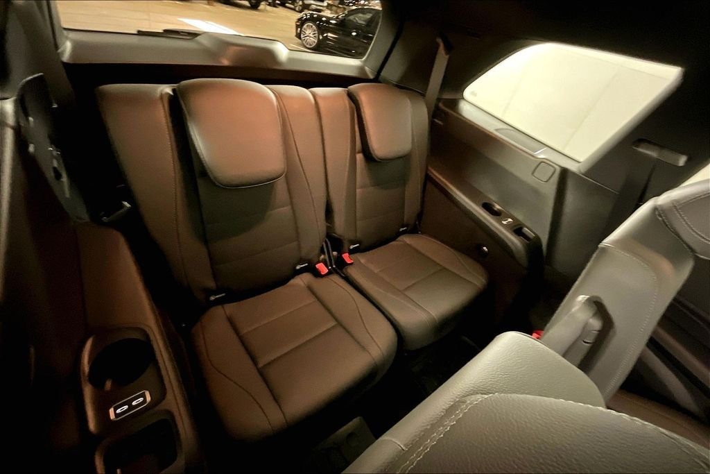 2025 Mercedes-Benz GLS Base - Photo 23