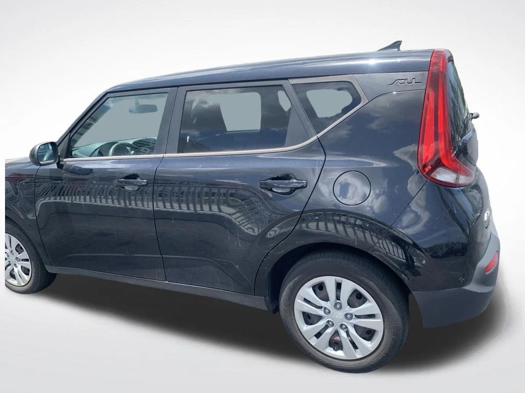 Used 2022 Cherry Black Kia LX image 10