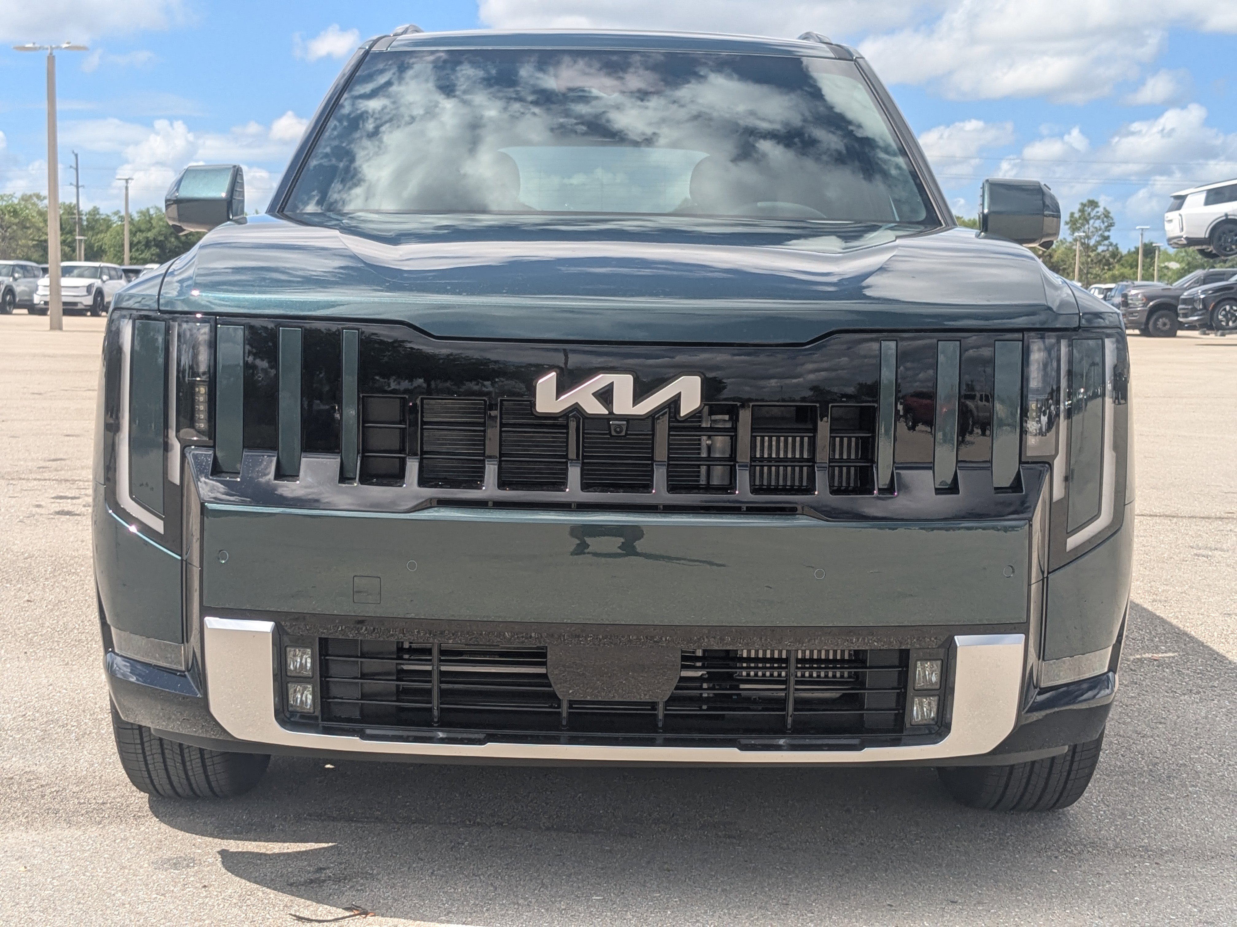 New 2027 Black Jade Green Kia SX image 3