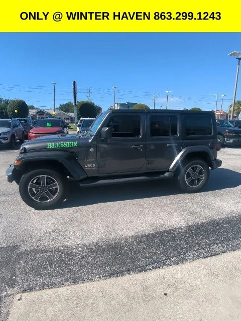 Used 2023 Gray Jeep Sahara image 4