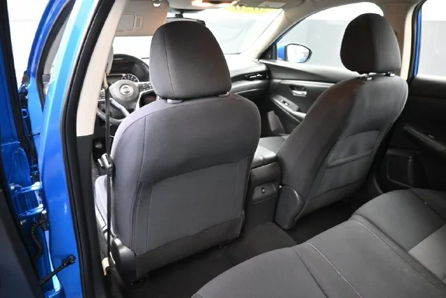 Used 2020 Blue Nissan SV image 15