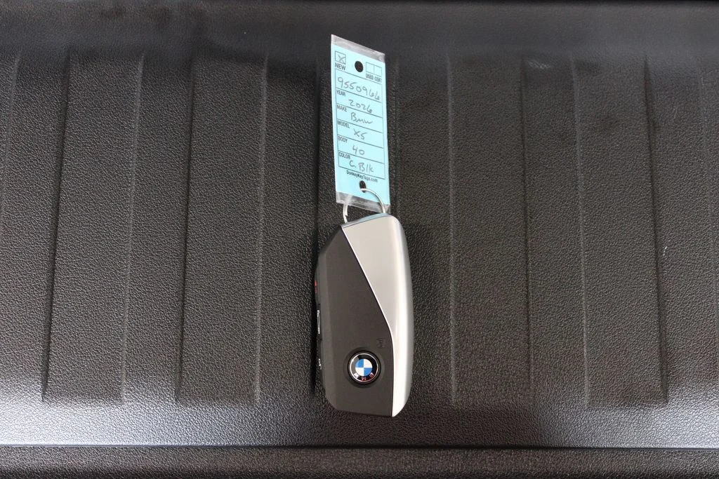 New 2026 Carbon Black Metallic BMW xDrive40i image 28