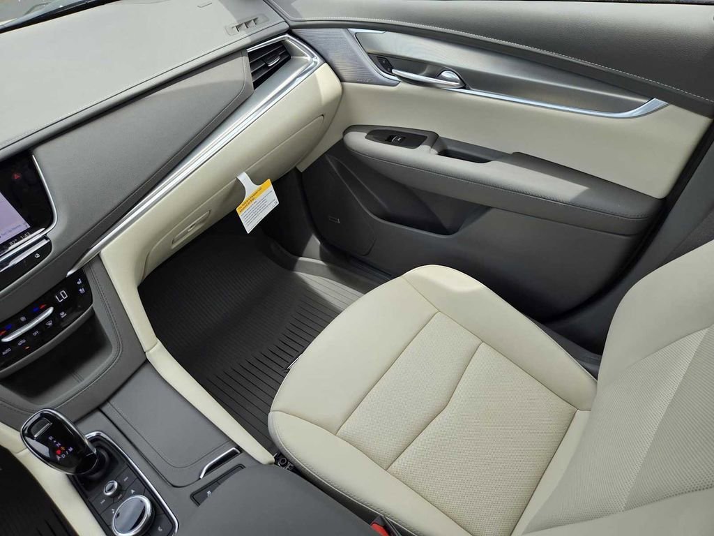 New 2026 Crystal White Tricoat Cadillac Premium Luxury image 15