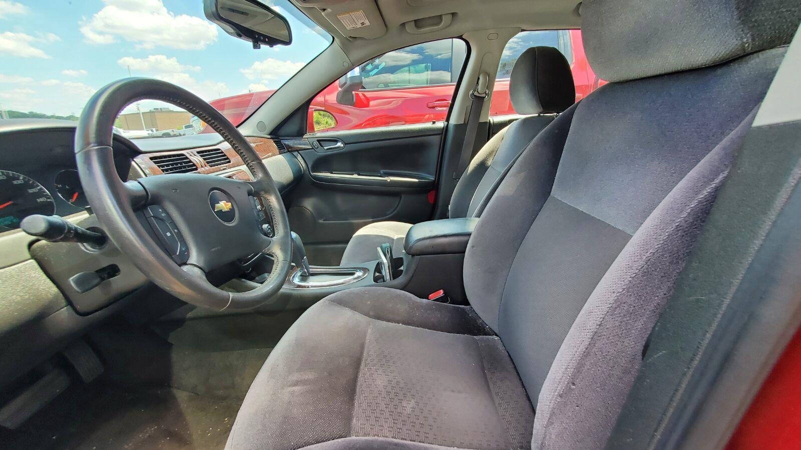 Used 2013 CRYSTAL RED TINTCOAT Chevrolet LT image 3