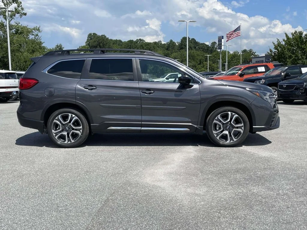 Used 2026 Magnetite Gray Metallic Subaru Limited image 33