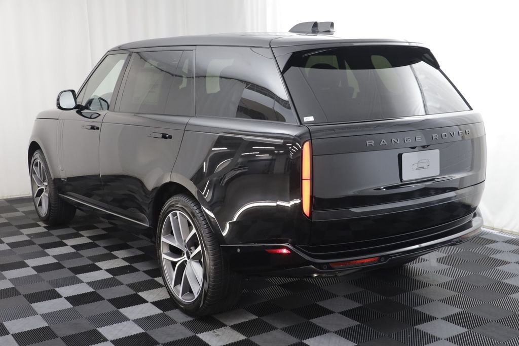 New 2026 Santorini Black LAND ROVER SE LWB 7-Seats / V8 image 17