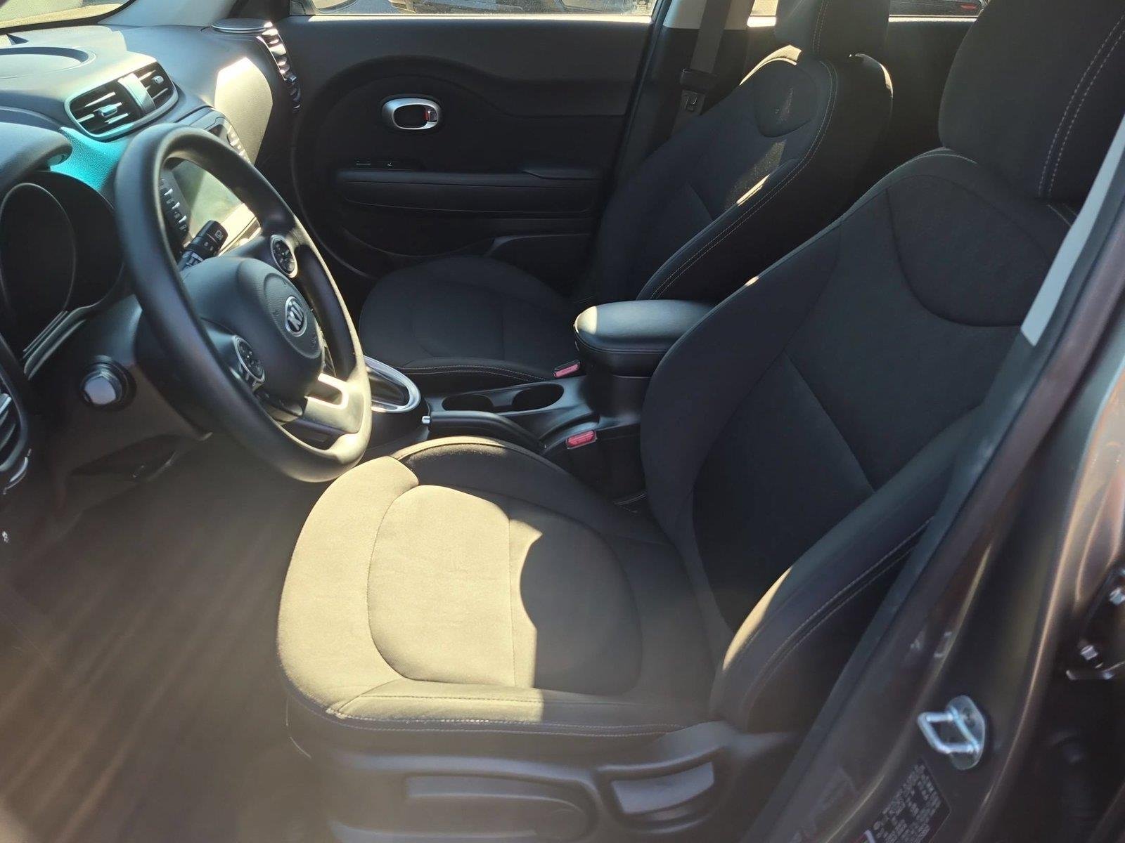 Used 2018 Titanium Gray Kia Base image 17