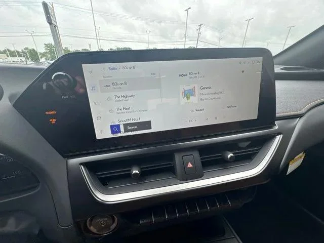 New 2026 Nori Green Pearl Lexus 300h Premium image 30