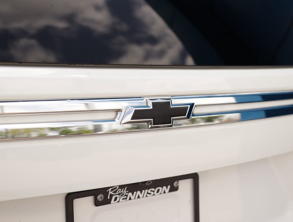 Used 2021 SUMMIT WHITE Chevrolet LT image 42