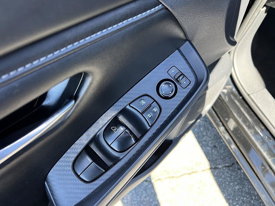 Used 2025 Super Black Nissan SV image 20